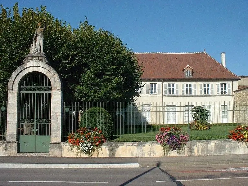 Foto de Escuela militar - Original téléversé par Clicgauche sur Wikipédia fr - © Creative Commons (https://creativecommons.org/licenses/by-sa/4.0/deed.fr)