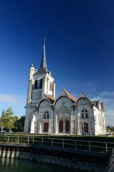 Foto de Iglesia - RASTA44 - © Creative Commons (https://creativecommons.org/licenses/by-sa/4.0/deed.fr)