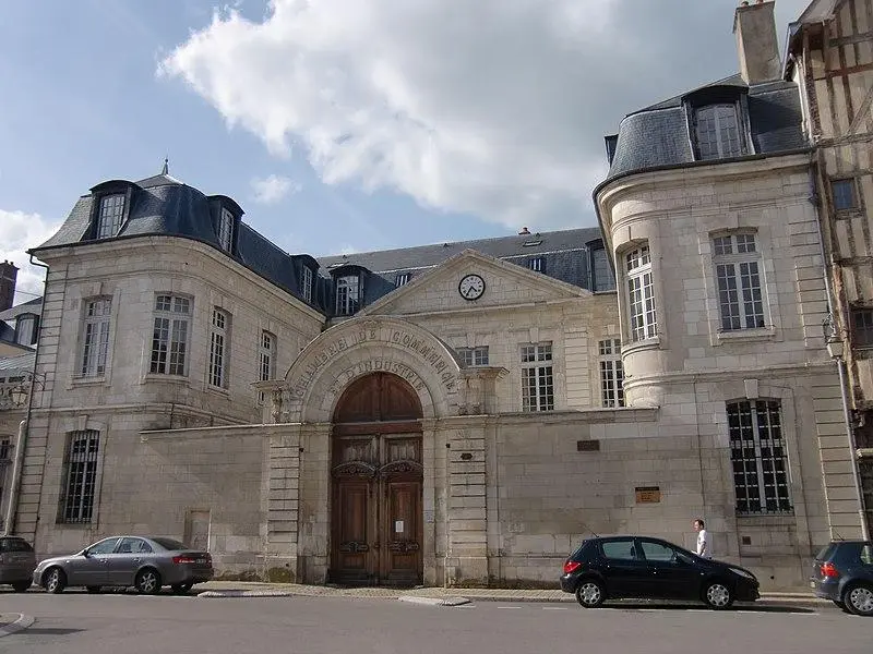 Foto de Cámara de Comercio, Old Camusat Hotel - Gérard Janot - © Creative Commons (https://creativecommons.org/licenses/by-sa/4.0/deed.fr)