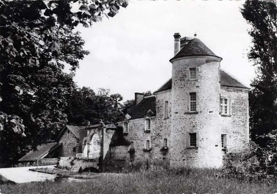 Foto di Castello - Sous licence Creative Commons (https://creativecommons.org/licenses/by-sa/4.0/deed.fr) - Par Garitan - © Creative Commons (https://creativecommons.org/licenses/by-sa/4.0/deed.fr)