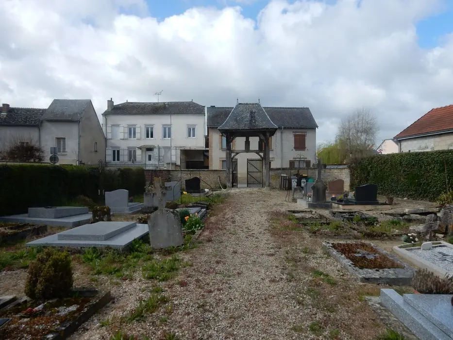 Foto de Cementerio - POP Plateforme Ouverte du Patrimoine / Base Mérimée - © Ministère de la Culture (France), Conservation des antiquités et des objets d’art des Ardennes – Tous droits réservés 