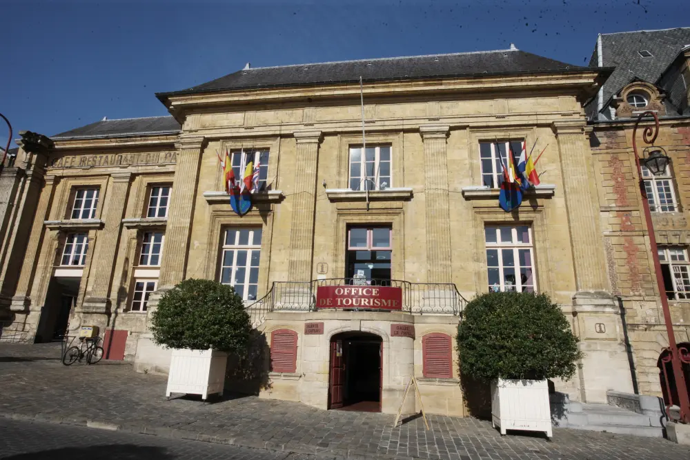 Foto de Edificio - Sous licence Creative Commons (https://creativecommons.org/licenses/by-sa/4.0/deed.fr) - Par NEUVENS Francis - © Creative Commons (https://creativecommons.org/licenses/by-sa/4.0/deed.fr)