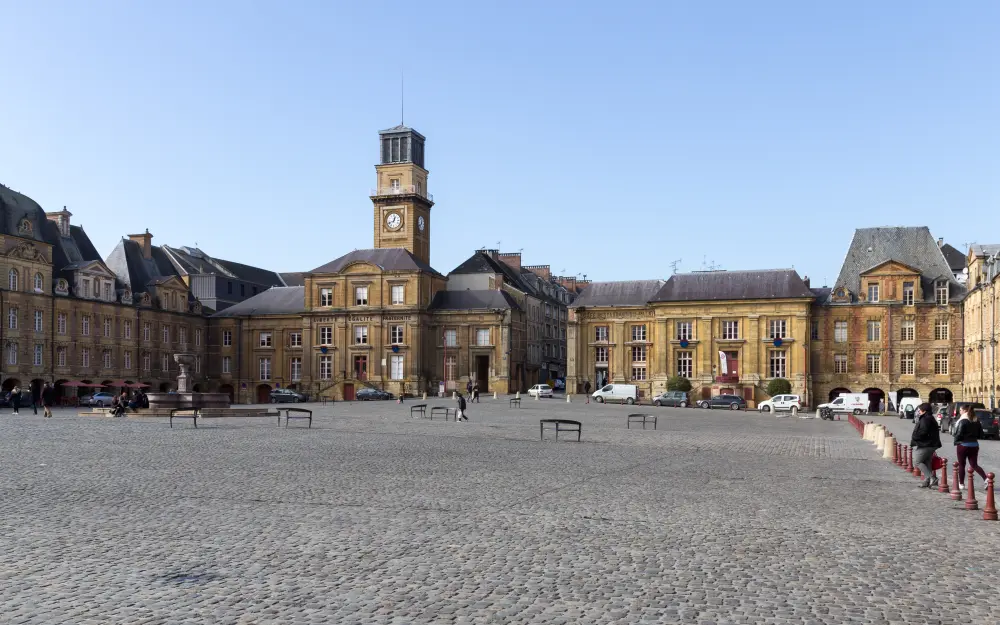 Foto de Edificio - Sous licence Creative Commons (https://creativecommons.org/licenses/by-sa/4.0/deed.fr) - Par XRay - © Creative Commons (https://creativecommons.org/licenses/by-sa/4.0/deed.fr)