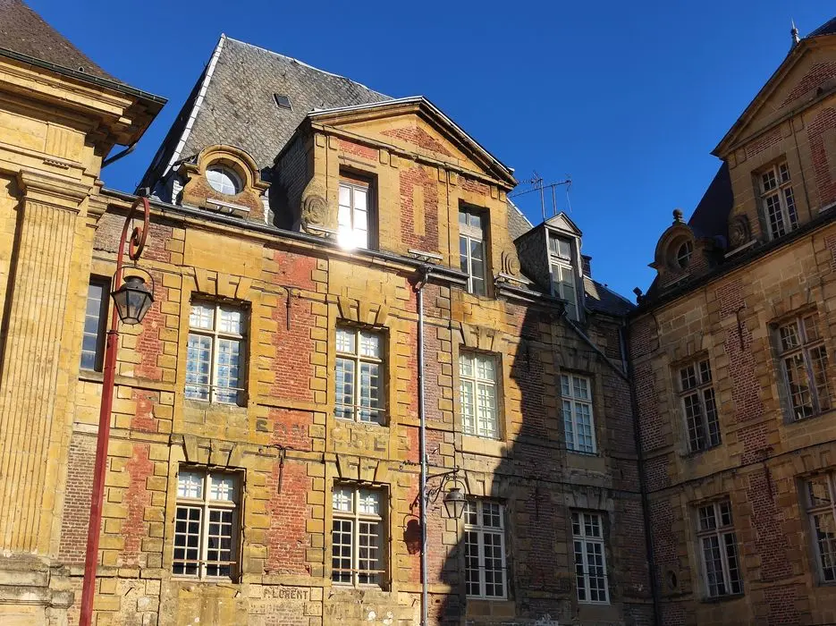 Foto de Edificio - POP Plateforme Ouverte du Patrimoine / Base Mérimée - © Ministère de la Culture (France), Conservation des antiquités et des objets d’art des Ardennes – Tous droits réservés 