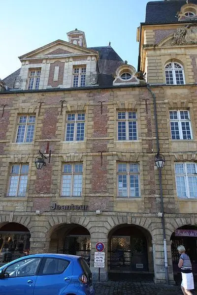 Foto de Edificio - NEUVENS Francis - © Creative Commons (https://creativecommons.org/licenses/by-sa/4.0/deed.fr)