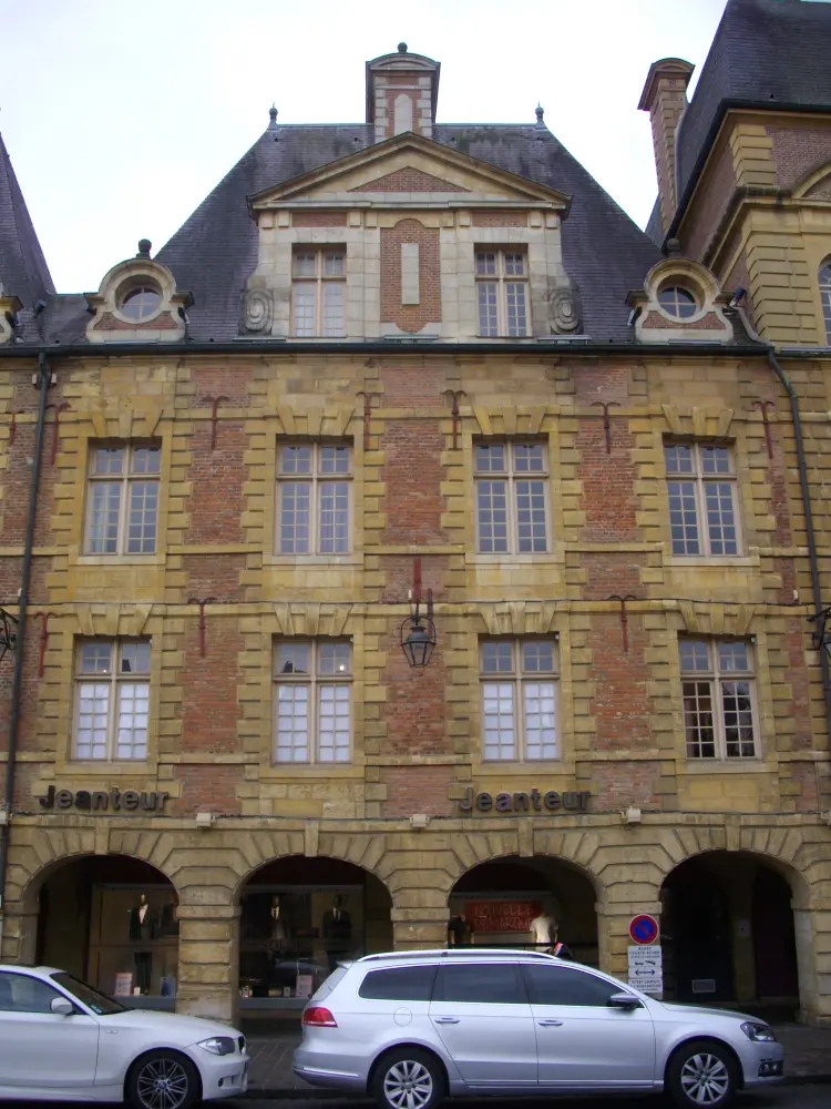 Foto de Edificio - Sous licence Creative Commons (https://creativecommons.org/licenses/by-sa/4.0/deed.fr) - Par Fab5669 - © Creative Commons (https://creativecommons.org/licenses/by-sa/4.0/deed.fr)