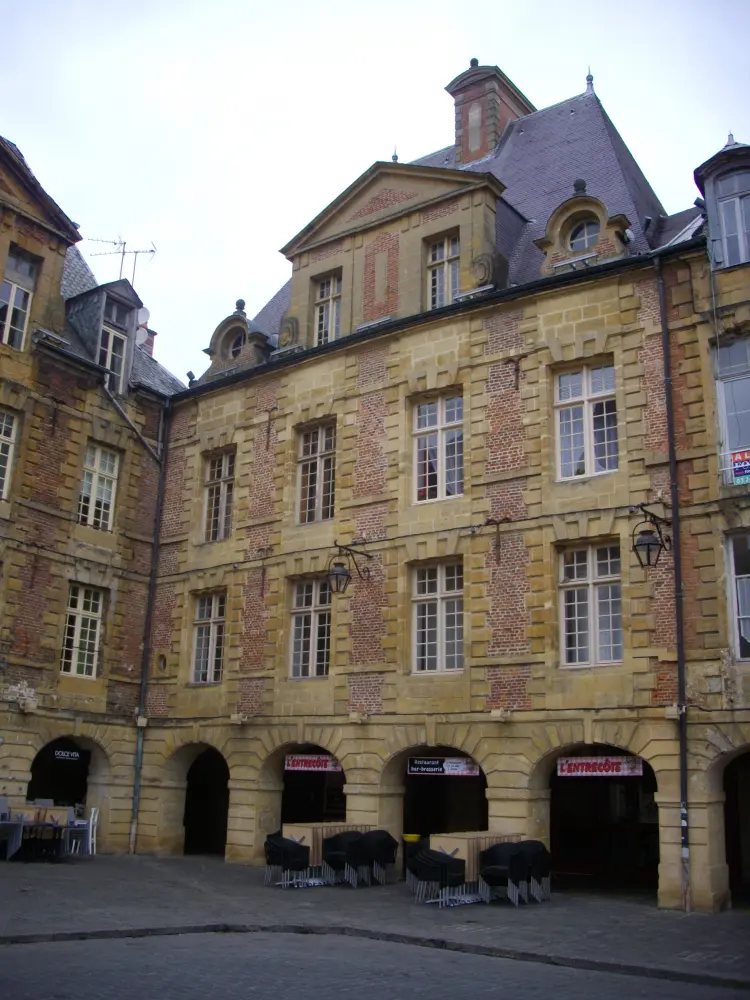 Foto de Edificio - Sous licence Creative Commons (https://creativecommons.org/licenses/by-sa/4.0/deed.fr) - Par Fab5669 - © Creative Commons (https://creativecommons.org/licenses/by-sa/4.0/deed.fr)