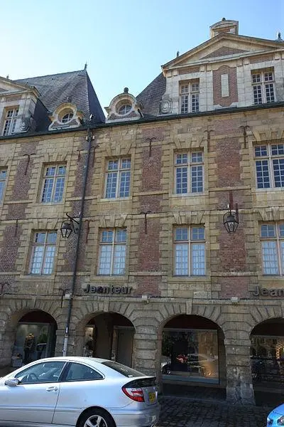 Foto de Edificio - NEUVENS Francis - © Creative Commons (https://creativecommons.org/licenses/by-sa/4.0/deed.fr)
