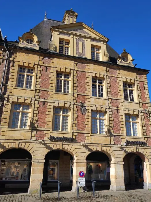Foto de Edificio - POP Plateforme Ouverte du Patrimoine / Base Mérimée - © Ministère de la Culture (France), Conservation des antiquités et des objets d’art des Ardennes – Tous droits réservés 