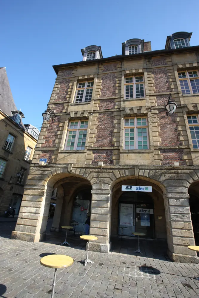 Foto de Edificio - Sous licence Creative Commons (https://creativecommons.org/licenses/by-sa/4.0/deed.fr) - Par Rotatebot - © Creative Commons (https://creativecommons.org/licenses/by-sa/4.0/deed.fr)