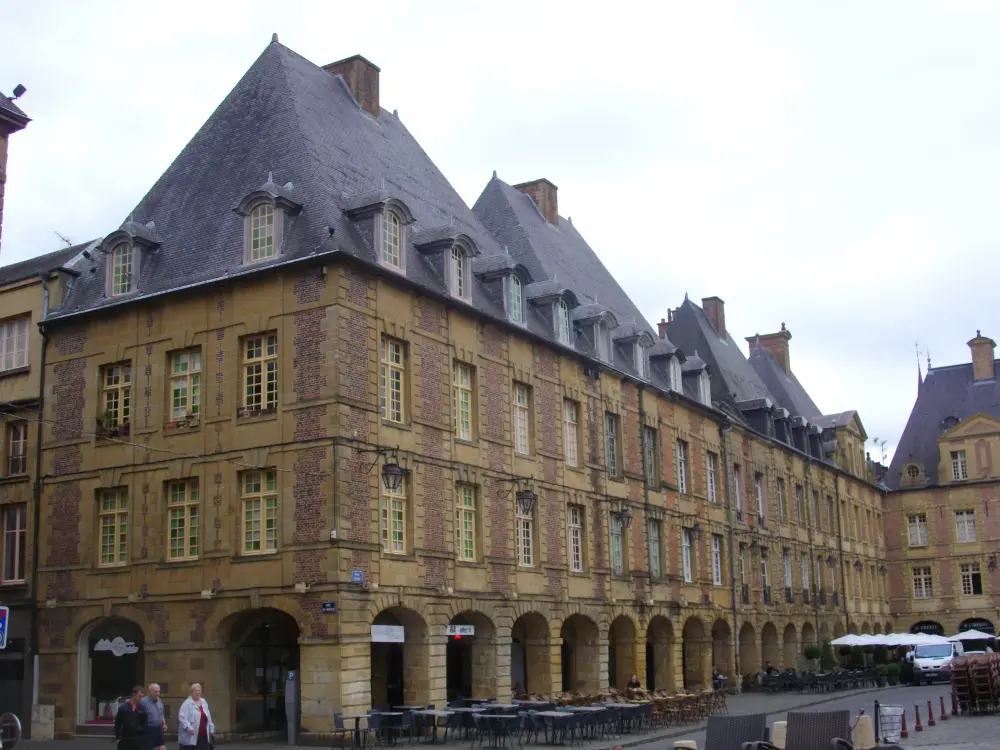 Foto de Edificio - Sous licence Creative Commons (https://creativecommons.org/licenses/by-sa/4.0/deed.fr) - Par Fab5669 - © Creative Commons (https://creativecommons.org/licenses/by-sa/4.0/deed.fr)