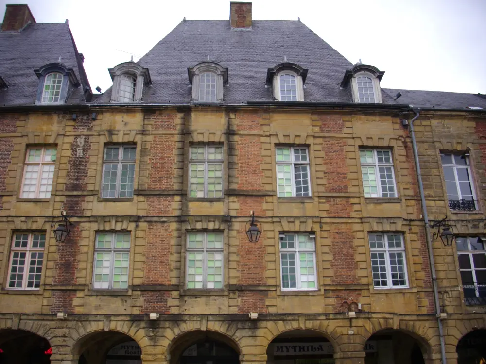 Foto de Edificio - Sous licence Creative Commons (https://creativecommons.org/licenses/by-sa/4.0/deed.fr) - Par Fab5669 - © Creative Commons (https://creativecommons.org/licenses/by-sa/4.0/deed.fr)