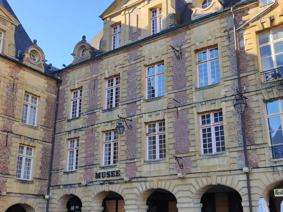 Foto de Edificio - POP Plateforme Ouverte du Patrimoine / Base Mérimée - © Ministère de la Culture (France), Conservation des antiquités et des objets d’art des Ardennes – Tous droits réservés 
