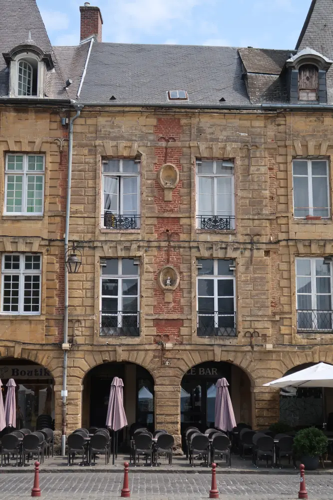 Foto de Edificio - Sous licence Creative Commons (https://creativecommons.org/licenses/by-sa/4.0/deed.fr) - Par Robin Chubret - © Creative Commons (https://creativecommons.org/licenses/by-sa/4.0/deed.fr)