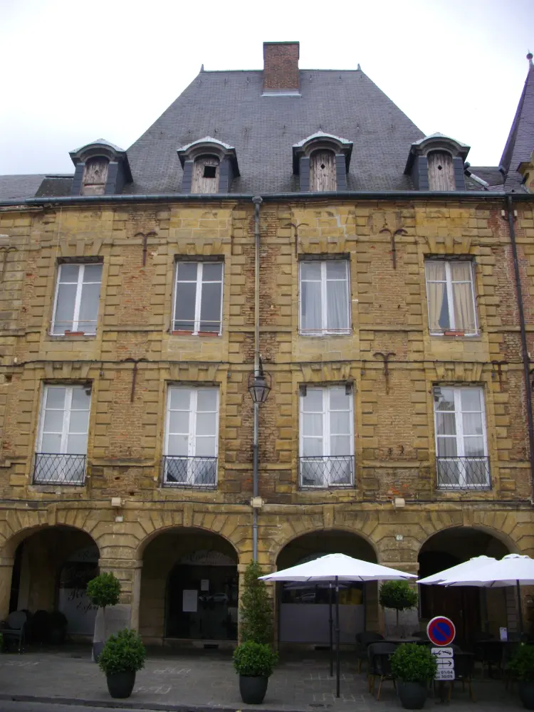 Foto de Edificio - Sous licence Creative Commons (https://creativecommons.org/licenses/by-sa/4.0/deed.fr) - Par Fab5669 - © Creative Commons (https://creativecommons.org/licenses/by-sa/4.0/deed.fr)