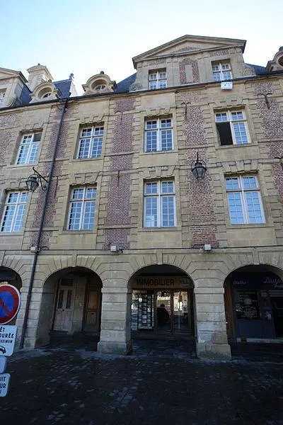 Foto de Edificio - NEUVENS Francis - © Creative Commons (https://creativecommons.org/licenses/by-sa/4.0/deed.fr)