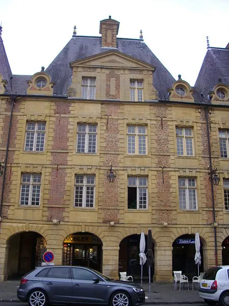 Foto de Edificio - Fab5669 - © Creative Commons (https://creativecommons.org/licenses/by-sa/4.0/deed.fr)