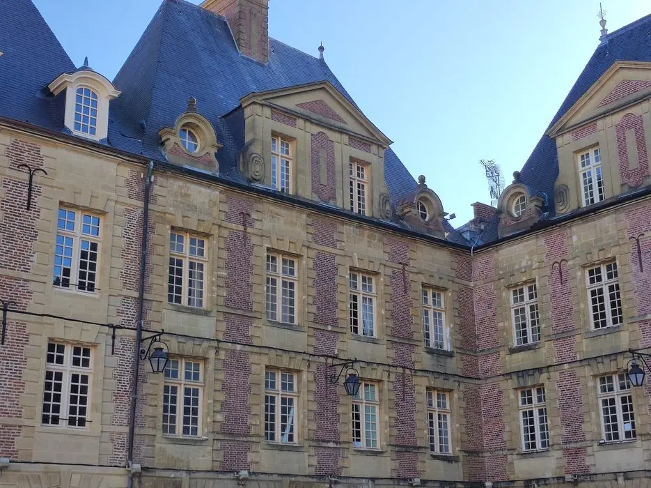 Foto di Edificio - POP Plateforme Ouverte du Patrimoine / Base Mérimée - © Ministère de la Culture (France), Conservation des antiquités et des objets d’art des Ardennes – Tous droits réservés 