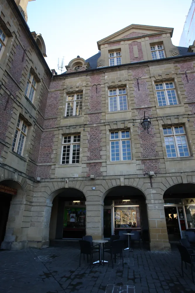 Foto de Edificio - Sous licence Creative Commons (https://creativecommons.org/licenses/by-sa/4.0/deed.fr) - Par Rotatebot - © Creative Commons (https://creativecommons.org/licenses/by-sa/4.0/deed.fr)