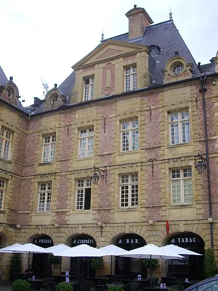 Foto de Edificio - Fab5669 - © Creative Commons (https://creativecommons.org/licenses/by-sa/4.0/deed.fr)