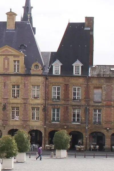 Foto de Edificio - NEUVENS Francis - © Creative Commons (https://creativecommons.org/licenses/by-sa/4.0/deed.fr)