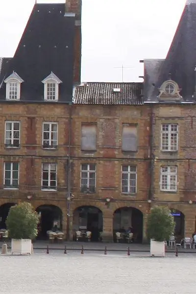 Foto de Edificio - NEUVENS Francis - © Creative Commons (https://creativecommons.org/licenses/by-sa/4.0/deed.fr)