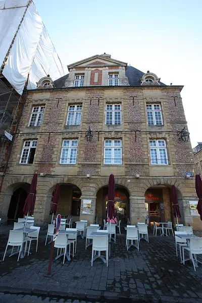 Foto de Edificio - NEUVENS Francis - © Creative Commons (https://creativecommons.org/licenses/by-sa/4.0/deed.fr)