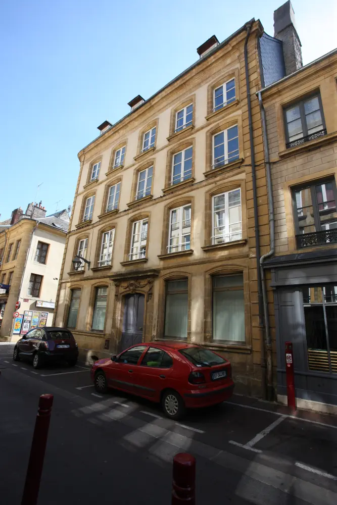 Foto di Edificio - Sous licence Creative Commons (https://creativecommons.org/licenses/by-sa/4.0/deed.fr) - Par NEUVENS Francis - © Creative Commons (https://creativecommons.org/licenses/by-sa/4.0/deed.fr)