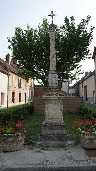 Foto von Steinpfadkreuz - G.Garitan - © Creative Commons (https://creativecommons.org/licenses/by-sa/4.0/deed.fr)