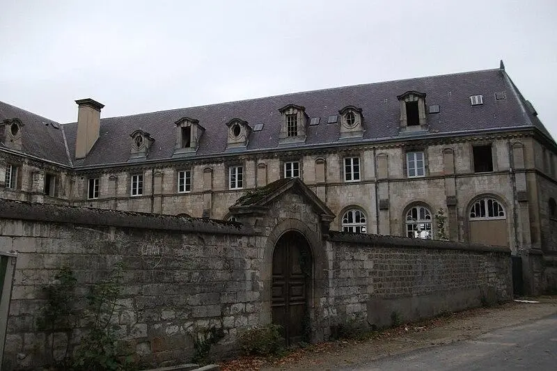 Foto von Ehemalige Abtei von Toussaint, ehemalige Normalschule der Lehrer - Gérald Garitan - © Creative Commons (https://creativecommons.org/licenses/by-sa/4.0/deed.fr)