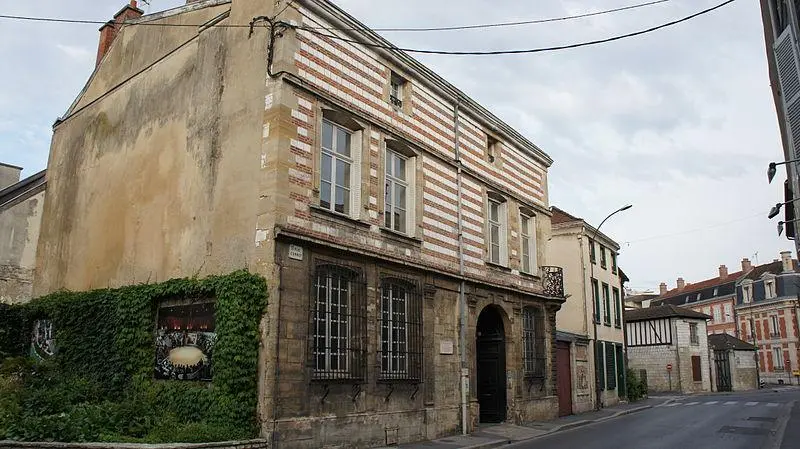 Foto von Gebäude - G.Garitan - © Creative Commons (https://creativecommons.org/licenses/by-sa/4.0/deed.fr)