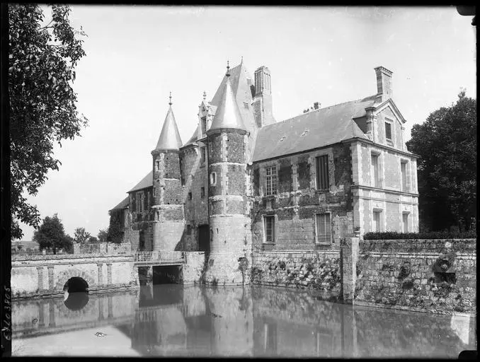 Foto von Schloss (alt) - POP Plateforme Ouverte du Patrimoine / Base Mérimée - © Ministère de la Culture (France), Médiathèque du patrimoine et de la photographie, diffusion GrandPalaisRmn Photo
