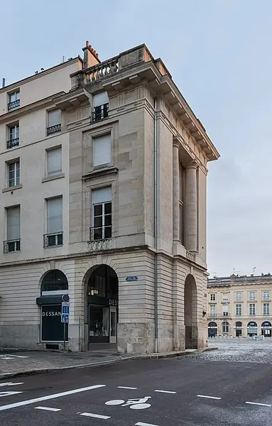 Foto de Edificio - Krzysztof Golik - © Creative Commons (https://creativecommons.org/licenses/by-sa/4.0/deed.fr)