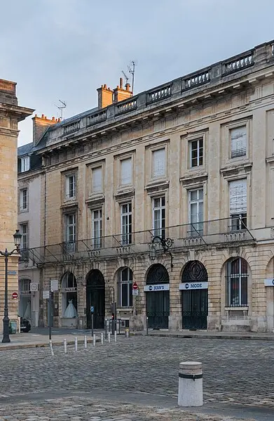 Foto de Edificio - Krzysztof Golik - © Creative Commons (https://creativecommons.org/licenses/by-sa/4.0/deed.fr)