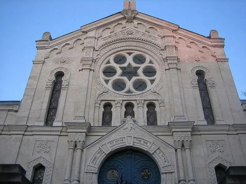 Foto de Sinagoga - Symposiarch - © Creative Commons (https://creativecommons.org/licenses/by-sa/4.0/deed.fr)