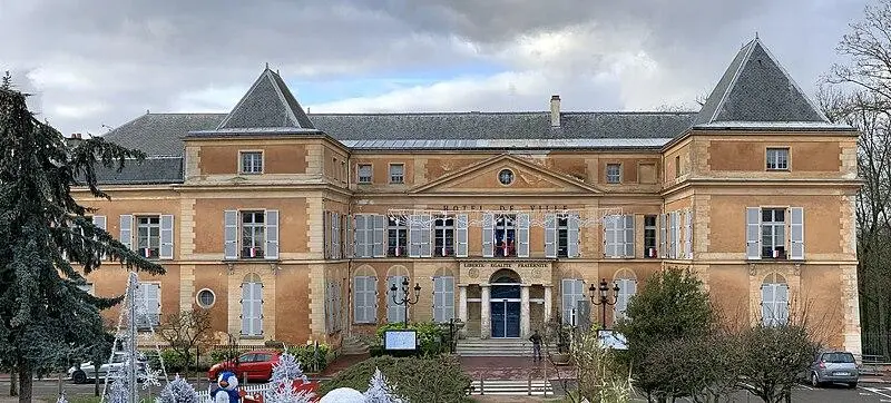 Foto de Old Castle, actualmente Ayuntamiento - Chabe01 - © Creative Commons (https://creativecommons.org/licenses/by-sa/4.0/deed.fr)