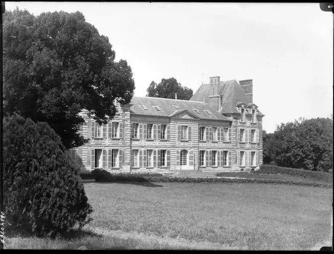 Foto de Castillo - POP Plateforme Ouverte du Patrimoine / Base Mérimée - © Ministère de la Culture (France), Médiathèque du patrimoine et de la photographie, diffusion GrandPalaisRmn Photo