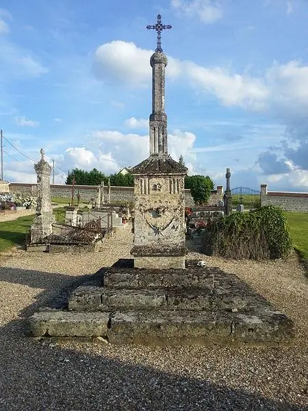 Foto di Croce del cimitero - JeanBono - © Creative Commons (https://creativecommons.org/licenses/by-sa/4.0/deed.fr)