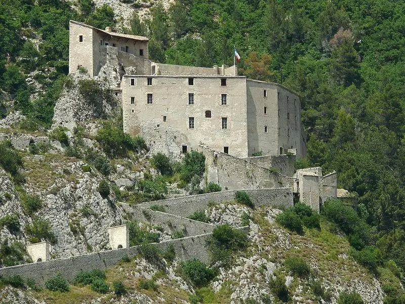 Photo de Fortifications et citadelle - MOSSOT - © Creative Commons (https://creativecommons.org/licenses/by-sa/4.0/deed.fr)