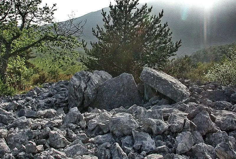 Foto di Dolmen of Claps - This illustration was made by (User:Royonx) and re - © Creative Commons (https://creativecommons.org/licenses/by-sa/4.0/deed.fr)