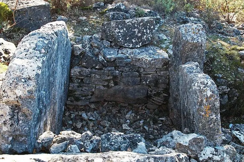 Foto di Dolmen di Puades - MOSSOT - © Creative Commons (https://creativecommons.org/licenses/by-sa/4.0/deed.fr)