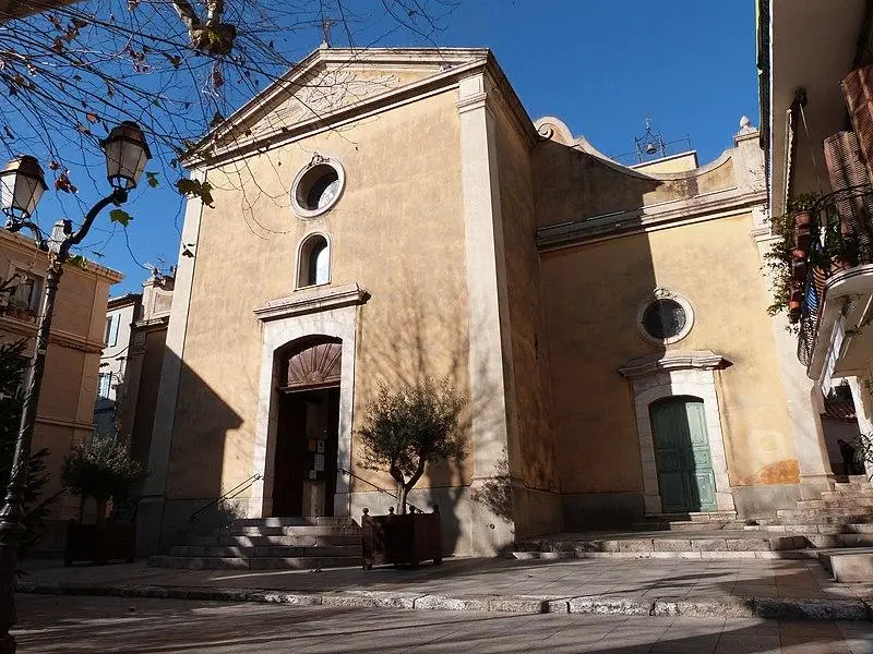 Foto di Saint-François-De-Sals e Chiesa circostante - Thérèse Gaigé - © Creative Commons (https://creativecommons.org/licenses/by-sa/4.0/deed.fr)