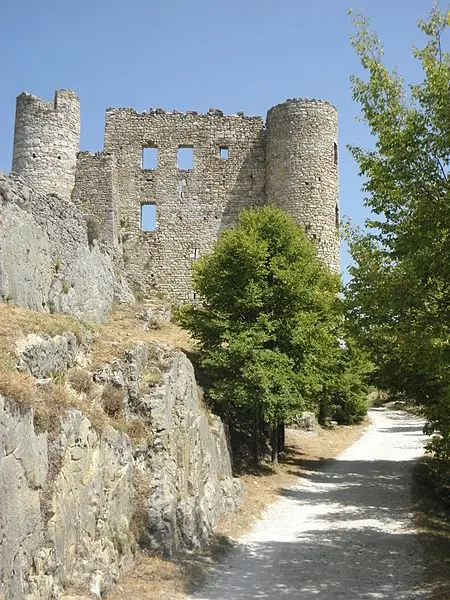 Foto di Ramparts (vecchio) - ROCHAT PATRICE - © Creative Commons (https://creativecommons.org/licenses/by-sa/4.0/deed.fr)