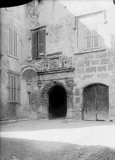Foto di Casa conosciuta come il Marchese de Pontevès - POP Plateforme Ouverte du Patrimoine / Base Mérimée - © Ministère de la Culture (France), Médiathèque du patrimoine et de la photographie, diffusion RMN-GP