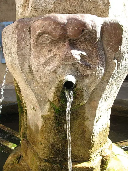 Foto de Fuente pública - SombreSanglier - © Creative Commons (https://creativecommons.org/licenses/by-sa/4.0/deed.fr)