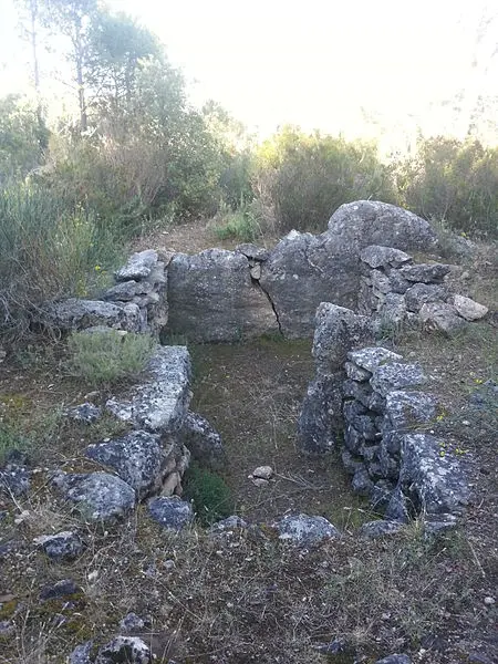 Foto di Dolmens N ° 1 e 2 di ADRETS - Dubosc Jean Marie - © Creative Commons (https://creativecommons.org/licenses/by-sa/4.0/deed.fr)