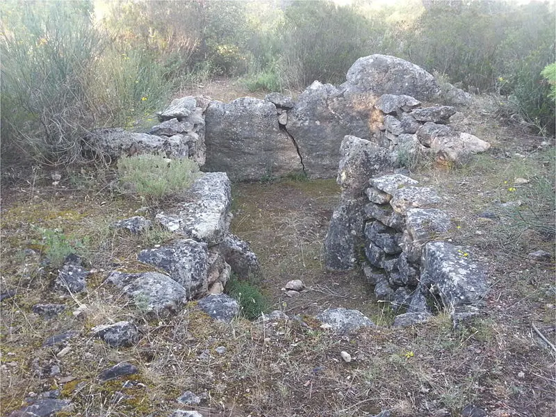 Foto di Dolmens N ° 1 e 2 di ADRETS - Dubosc Jean Marie - © Creative Commons (https://creativecommons.org/licenses/by-sa/4.0/deed.fr)