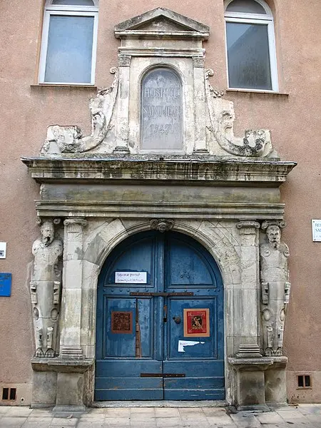 Foto di Hospice Saint-Jean - SombreSanglier - © Creative Commons (https://creativecommons.org/licenses/by-sa/4.0/deed.fr)