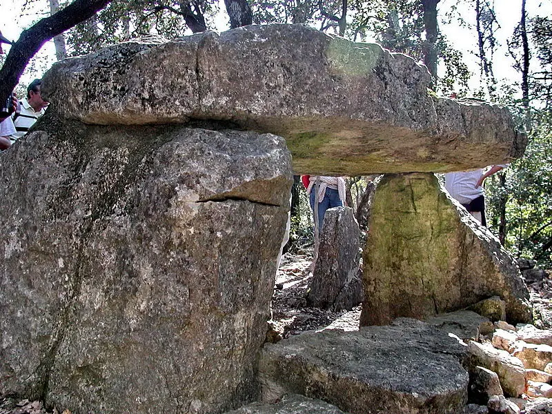 Foto di Dolmen di Gasté - This illustration was made by (User:Royonx) and re - © Creative Commons (https://creativecommons.org/licenses/by-sa/4.0/deed.fr)