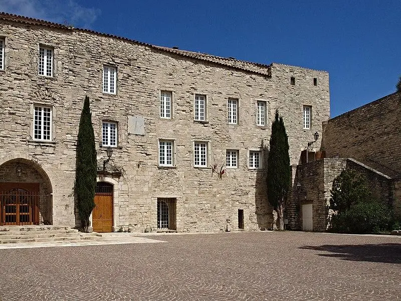 Foto di Castello - Pierre Bona - © Creative Commons (https://creativecommons.org/licenses/by-sa/4.0/deed.fr)